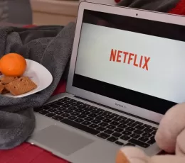 Yemek Yerken İzlenebilecek Netflix Dizileri