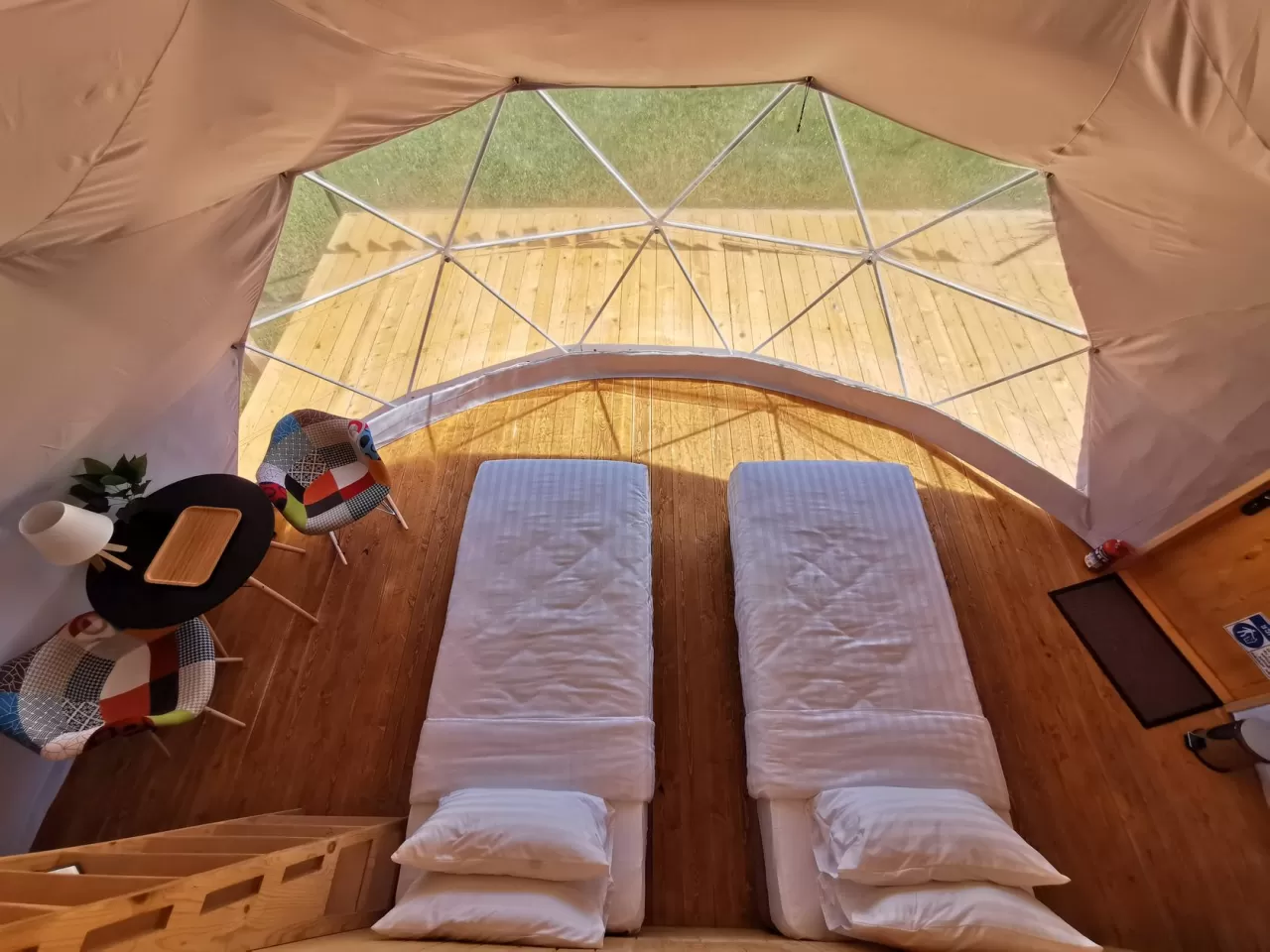 -2- Glamping Turizmi ile Çadır Kampı Arasındaki Fark Nedir?