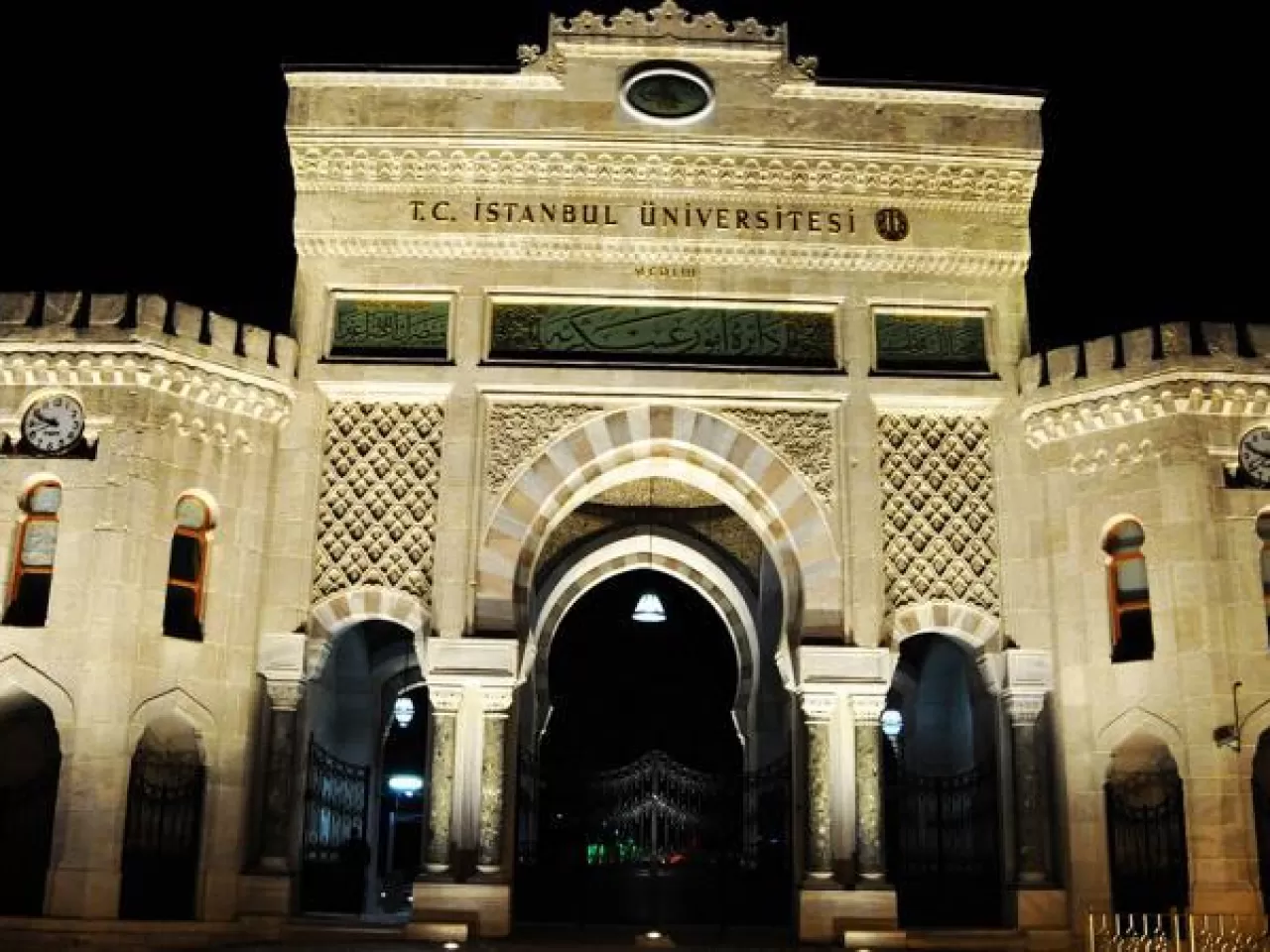 İstanbul Üniversitesi