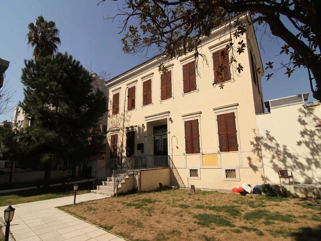 Latife Hanım Köşkü