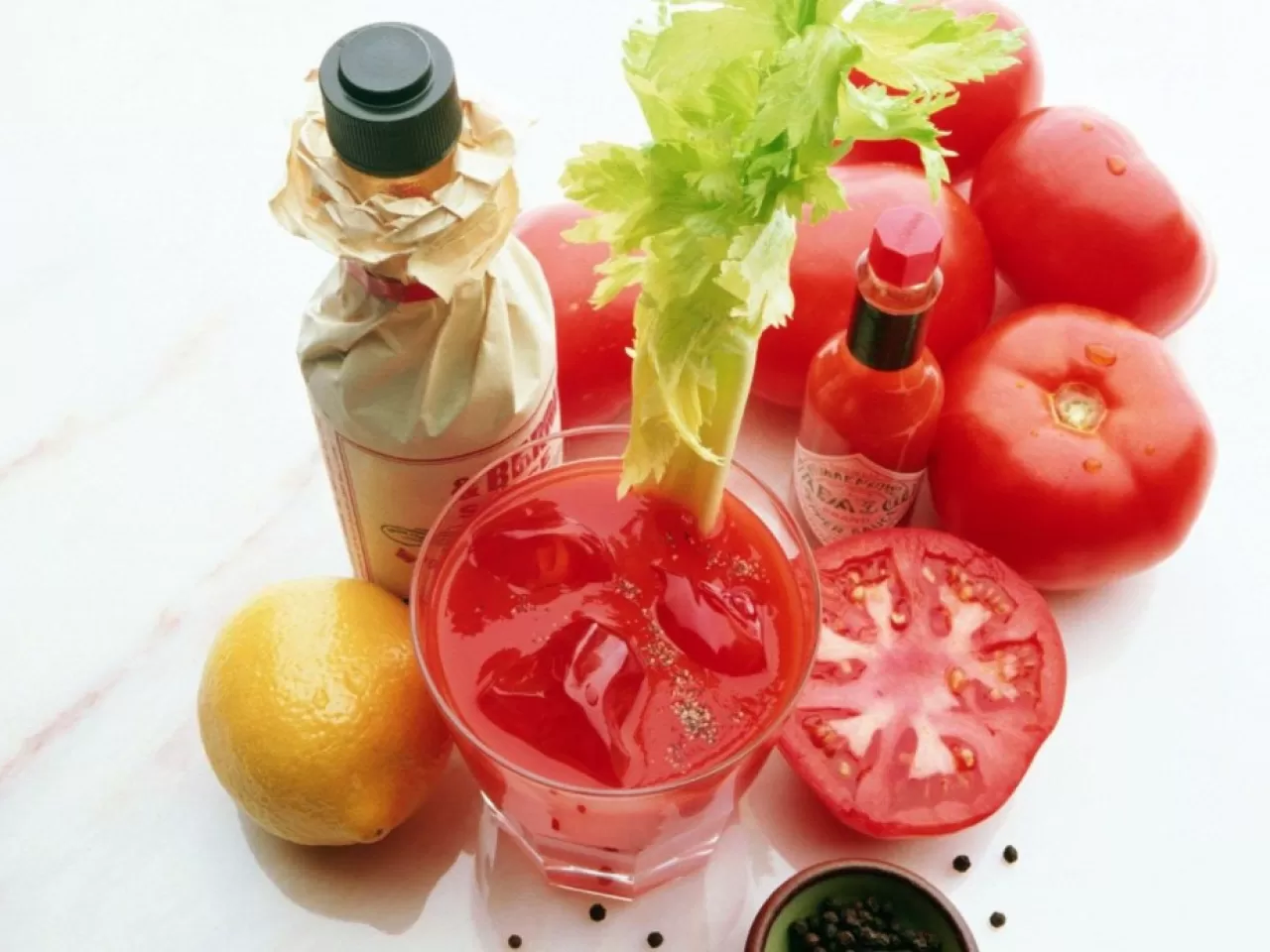 İpeksi Eller İçin Domates Suyu, Lime ve Gliserin