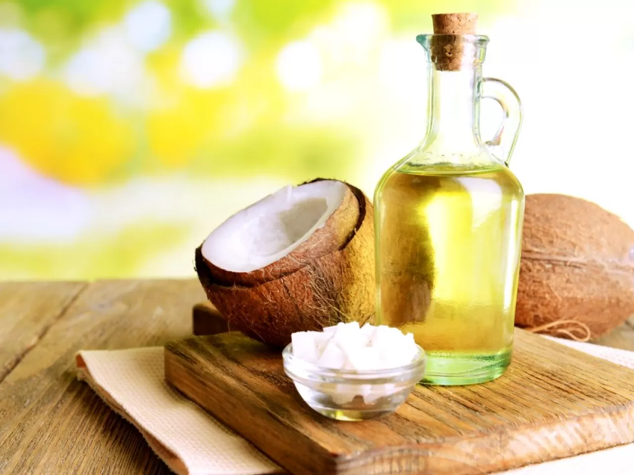 Doğal El Kremi İçin Zeytinyağı, Hindistan Cevizi Yağı, E Vitamini ve Aromatik Yağ