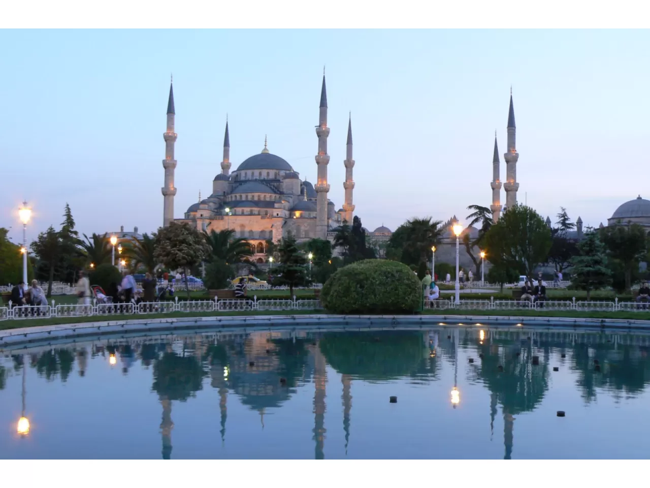 Tarihi Sultanahmet Köftecisi, Sultanahmet Parkı, Erol Taş Kahvesi