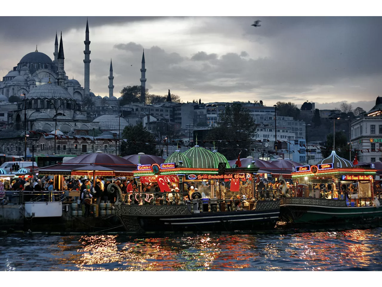 Eminönü Balık - Ekmekçileri, Galata Köprüsü