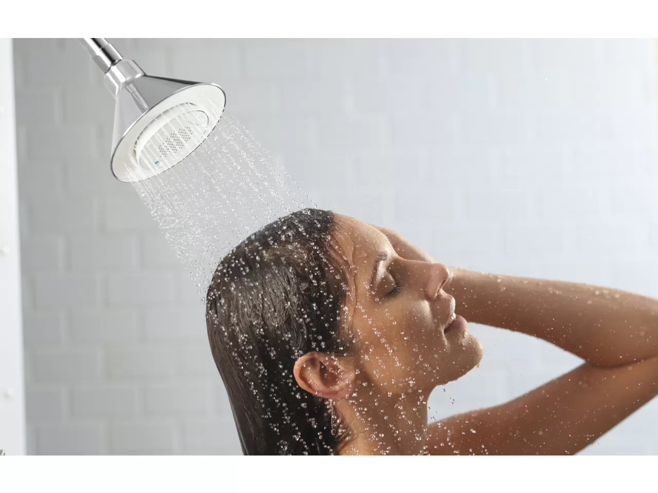 Sıcak Duşla Saçları Yakmaktan Kaçınmak