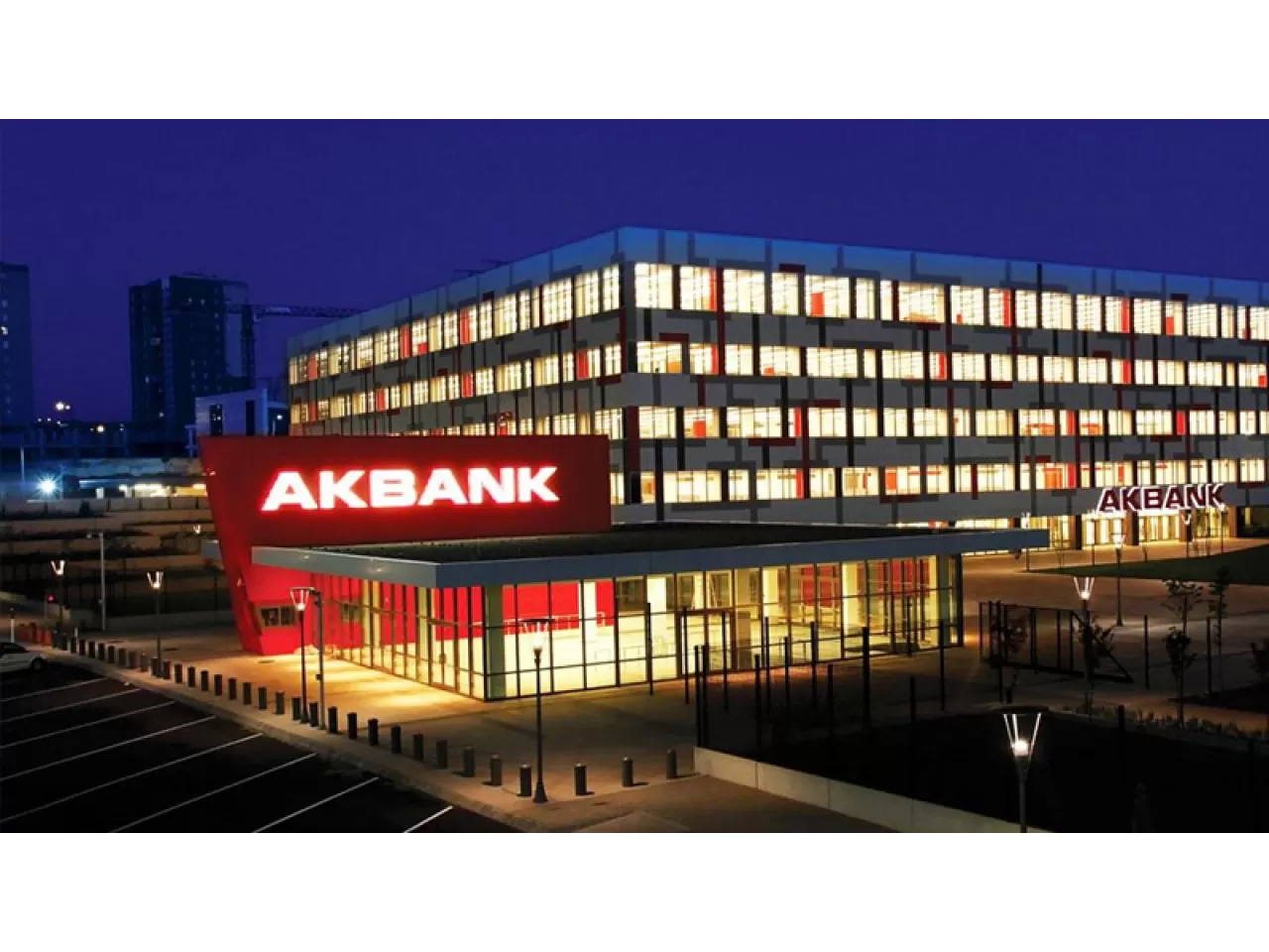 2022/09/post-1662391662-0752-akbank.webp