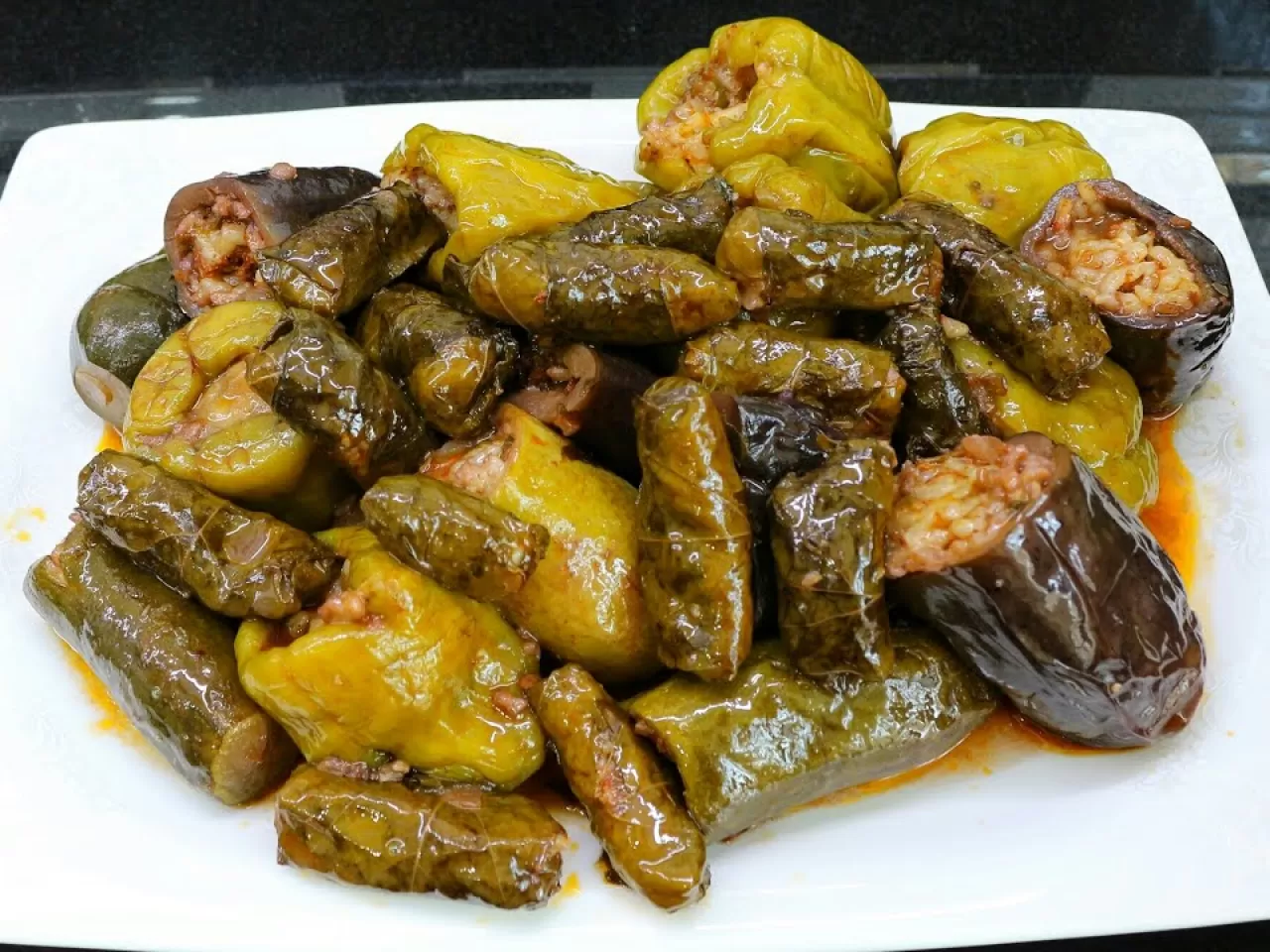 Zeytinyağlı Yaprak Sarması ve Dolma