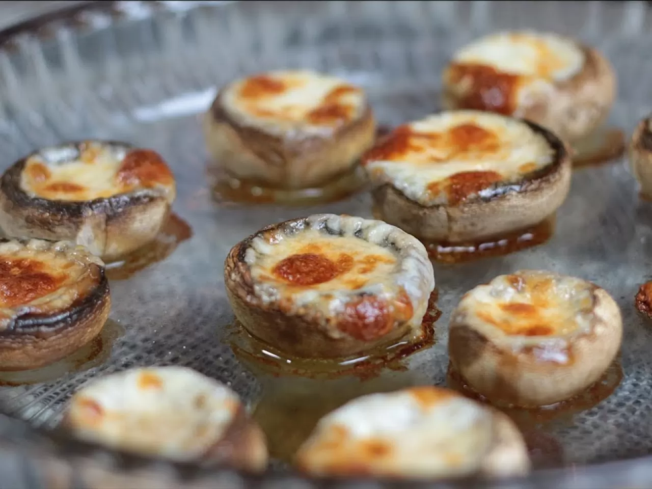 fırında kaşarlı mantar