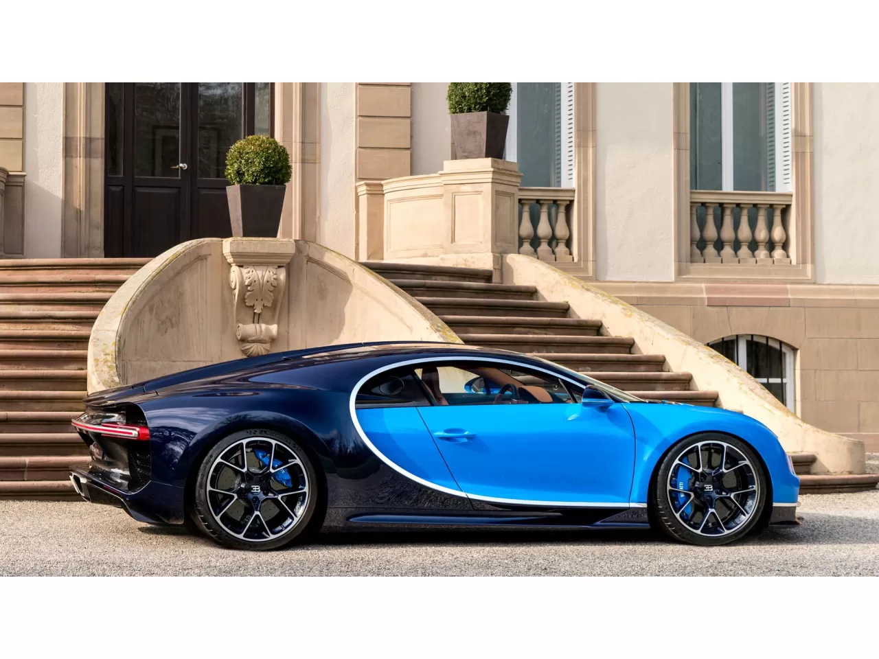 Bugatti Chiron: Hız ve Lüksün Eşsiz Birleşimi